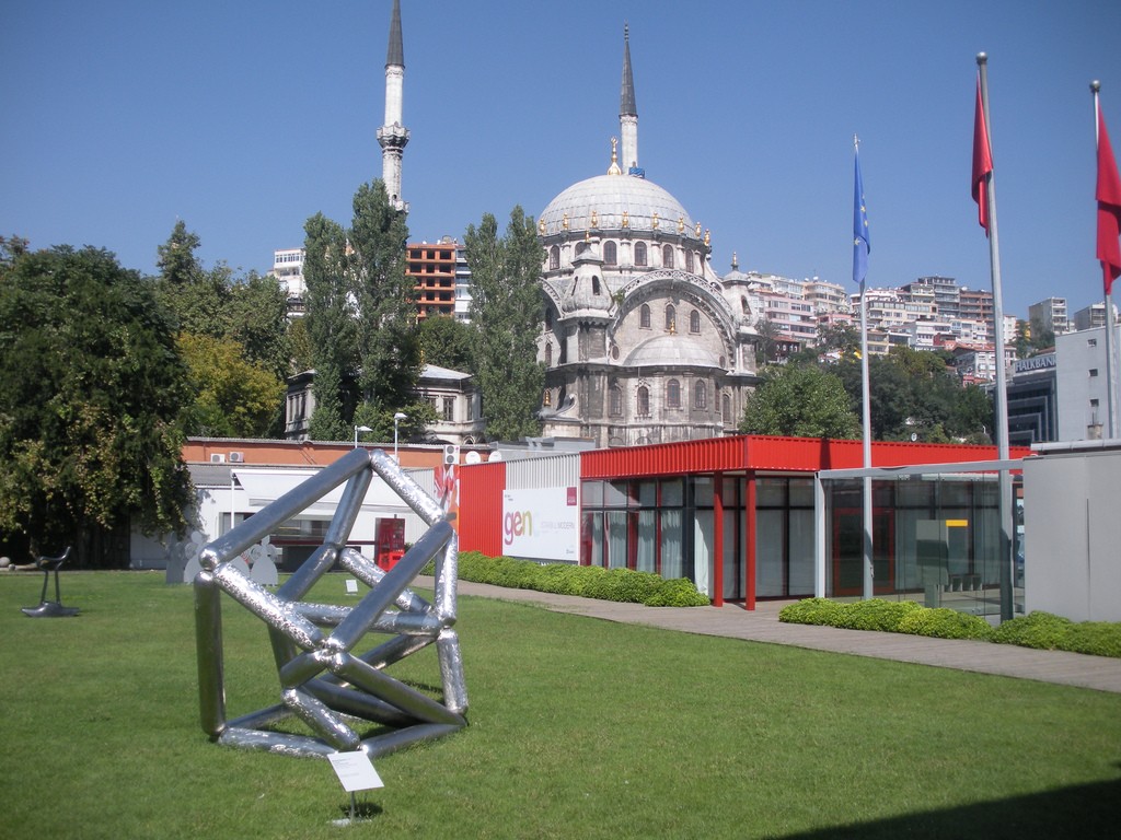 Entrance to Istanbul Modern