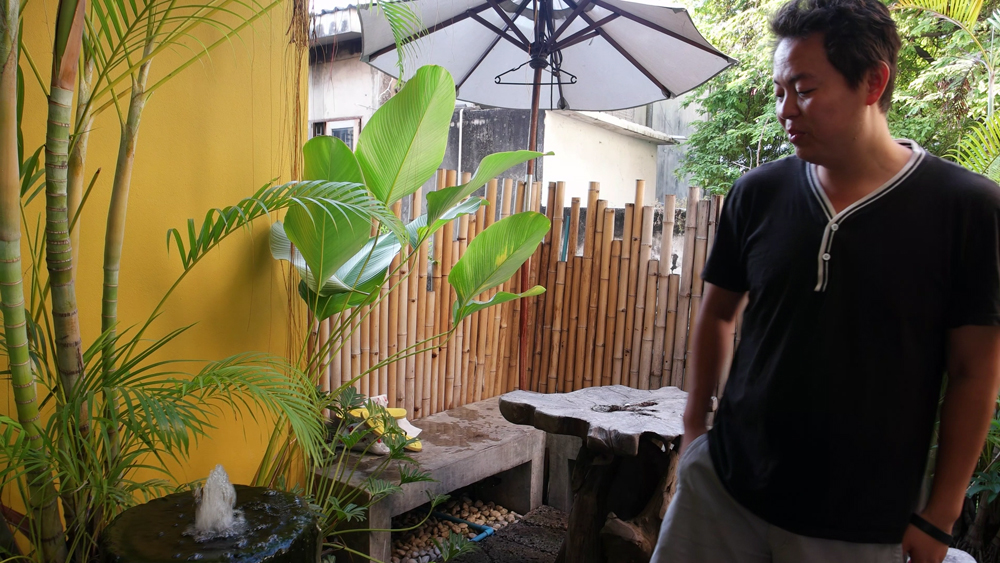 Outdoor garden with water foundation on third floor