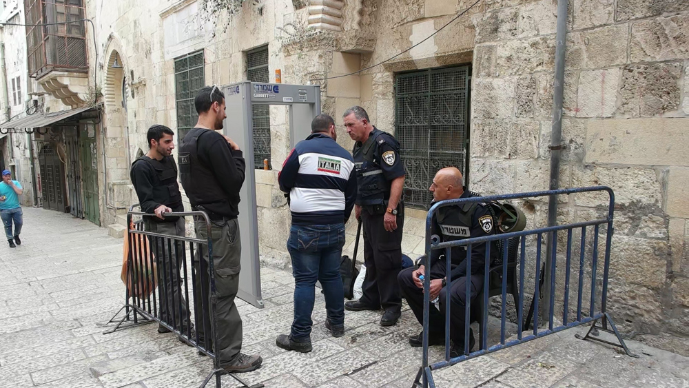 Random Arab or Muslim Looking Men getting stopped by police.